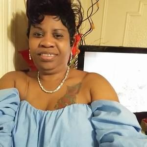 Meet your Posher, Maxine